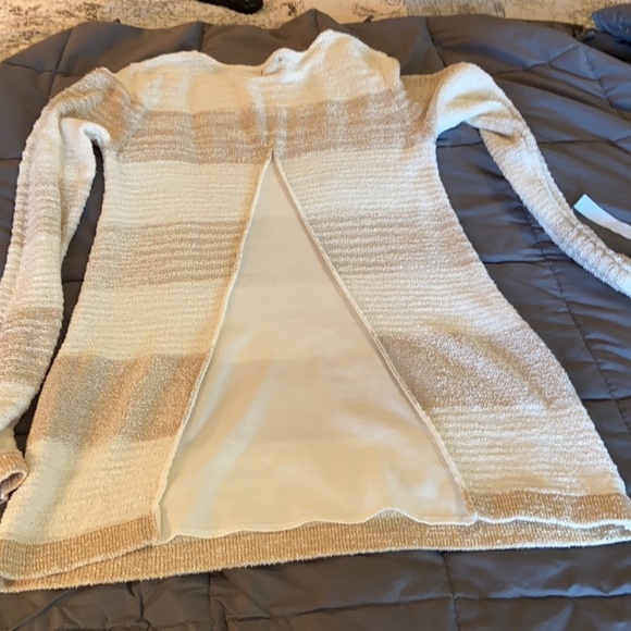 Calvin Klein Tunic Sweater. - Picture 2 of 7